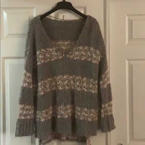 Free People V-neck sweater Good condition,